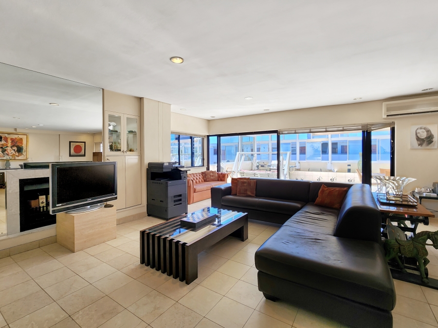 4 Bedroom Property for Sale in Sea Point Western Cape